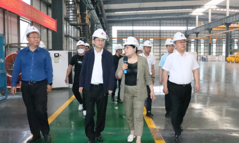貴陽市政協(xié)副主席、清鎮(zhèn)市委書記付濤一行到明泰鋁業(yè)考察
